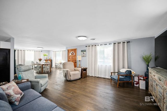 401 W Myrtle Avenue, Foley, AL 36535