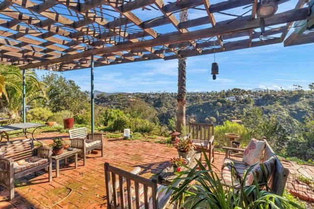 5209 Benton Pl, San Diego, CA 92116