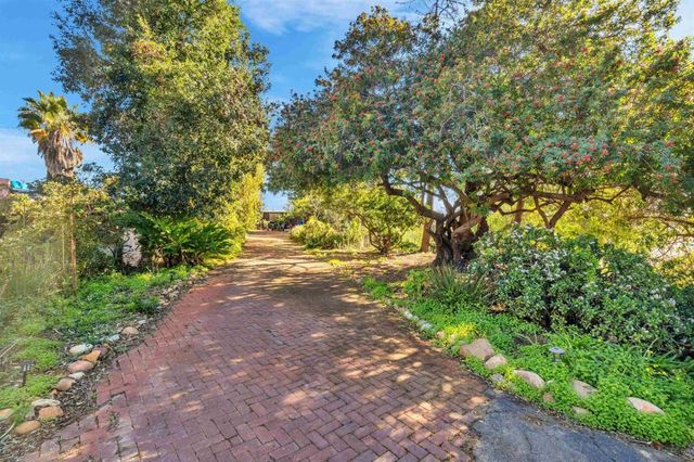 5209 Benton Pl, San Diego, CA 92116