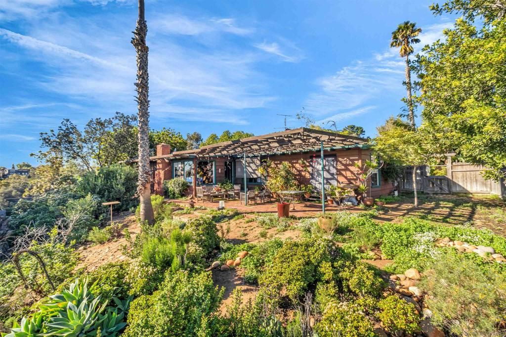 5209 Benton Pl, San Diego, CA 92116