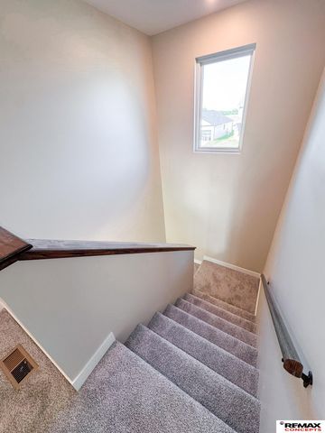 10526 S 76th Street, Lincoln, NE 68516