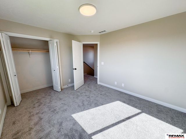 10526 S 76th Street, Lincoln, NE 68516