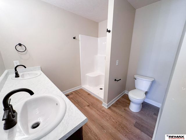 10526 S 76th Street, Lincoln, NE 68516