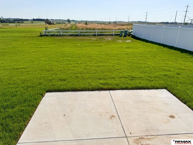 10526 S 76th Street, Lincoln, NE 68516