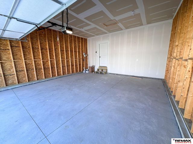 10526 S 76th Street, Lincoln, NE 68516