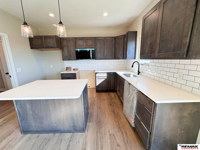 10526 S 76th Street, Lincoln, NE 68516