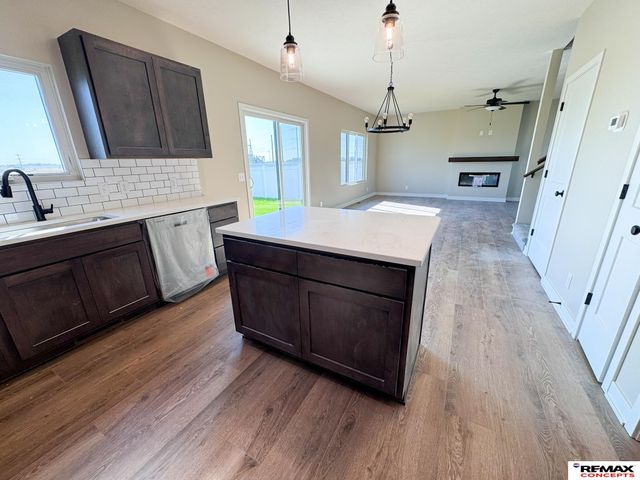 10526 S 76th Street, Lincoln, NE 68516