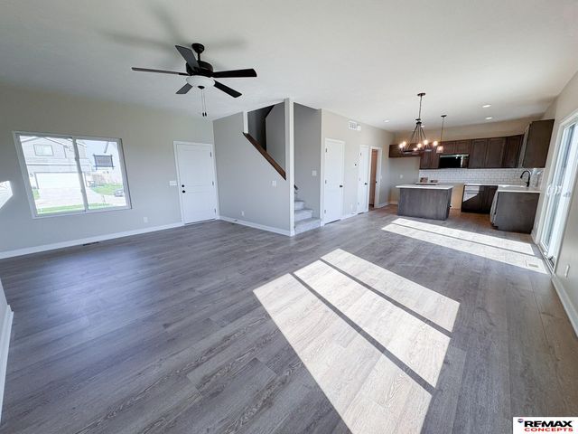 10526 S 76th Street, Lincoln, NE 68516