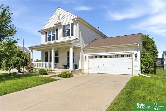 2003 Lakewood Drive, Papillion, NE 68046