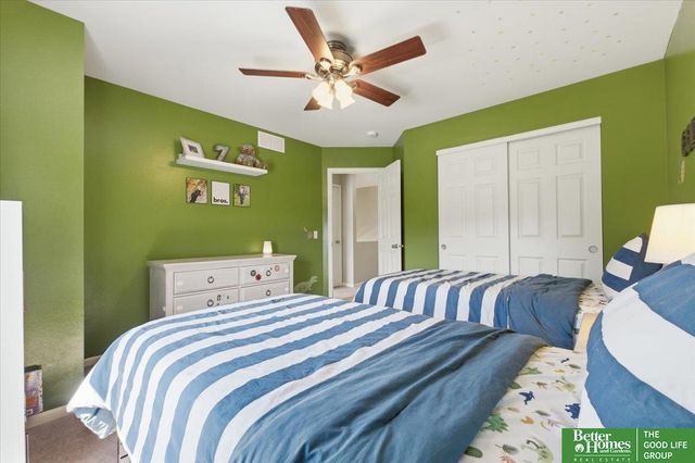 2003 Lakewood Drive, Papillion, NE 68046