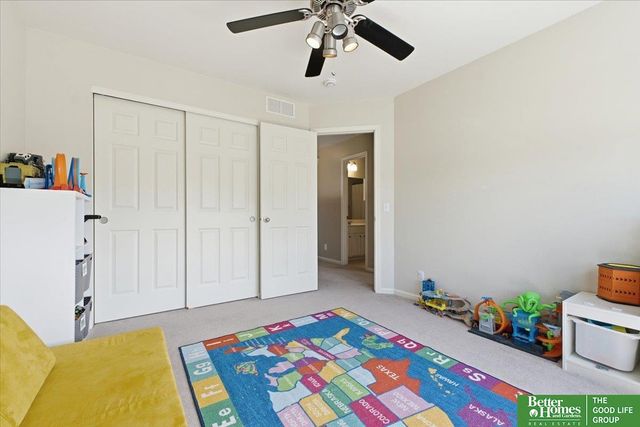 2003 Lakewood Drive, Papillion, NE 68046