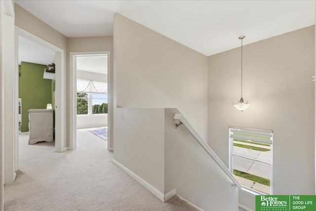 2003 Lakewood Drive, Papillion, NE 68046