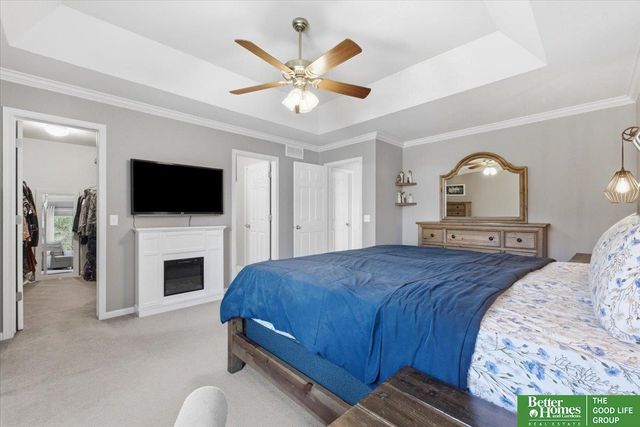 2003 Lakewood Drive, Papillion, NE 68046