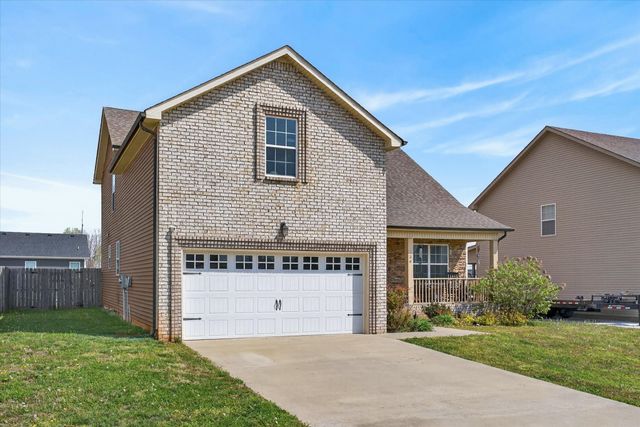 736 Crestone Ln, Clarksville, TN 37042