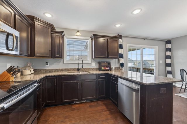 736 Crestone Ln, Clarksville, TN 37042