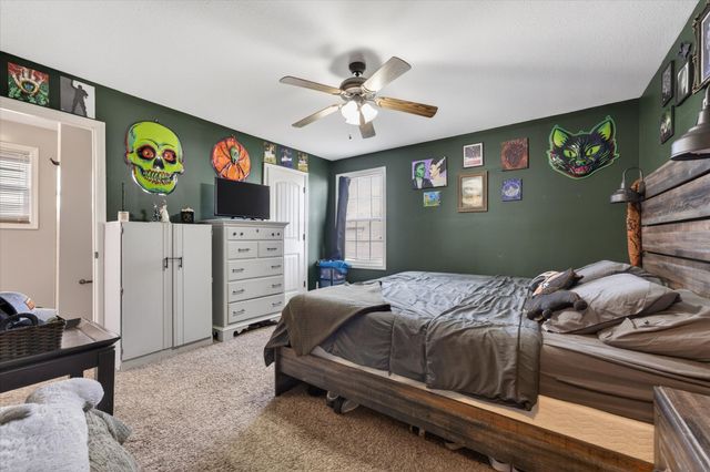 736 Crestone Ln, Clarksville, TN 37042