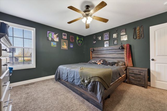 736 Crestone Ln, Clarksville, TN 37042