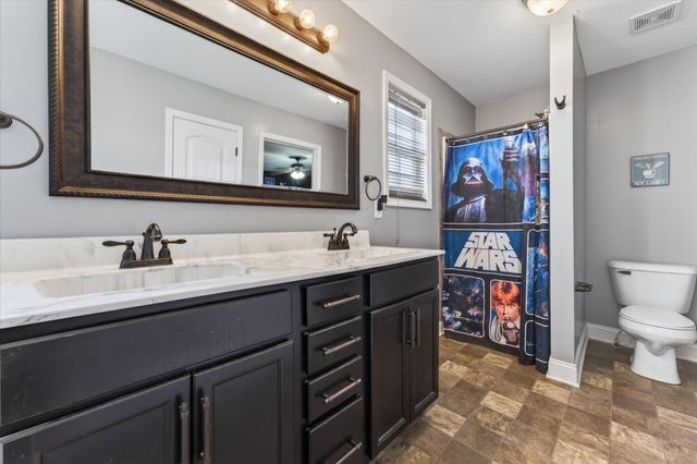 736 Crestone Ln, Clarksville, TN 37042