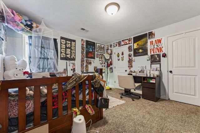 736 Crestone Ln, Clarksville, TN 37042