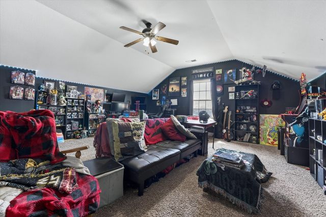 736 Crestone Ln, Clarksville, TN 37042