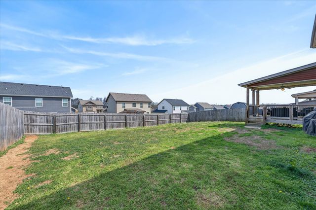 736 Crestone Ln, Clarksville, TN 37042