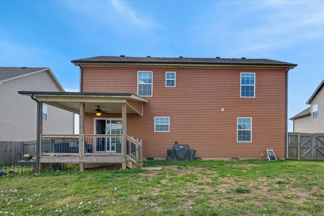 736 Crestone Ln, Clarksville, TN 37042