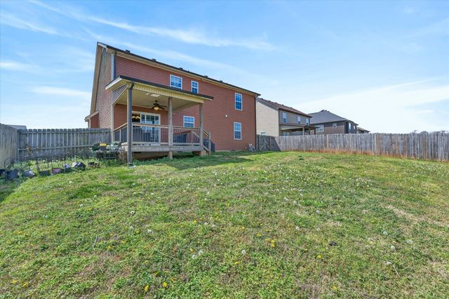 736 Crestone Ln, Clarksville, TN 37042