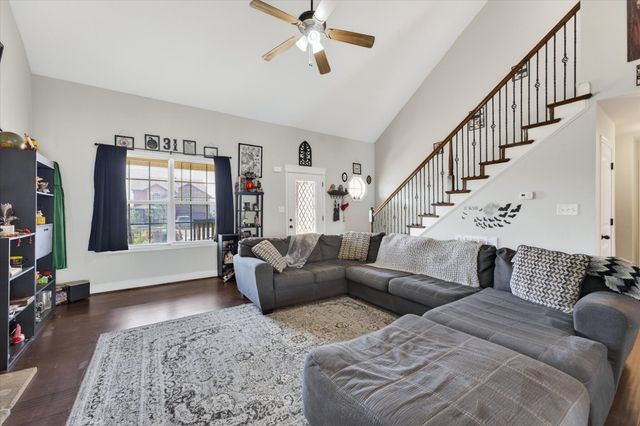 736 Crestone Ln, Clarksville, TN 37042