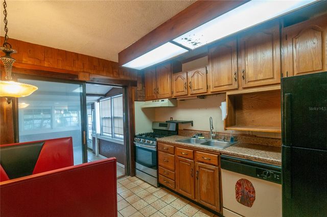 9609 N ELMER STREET, Tampa, FL 33612