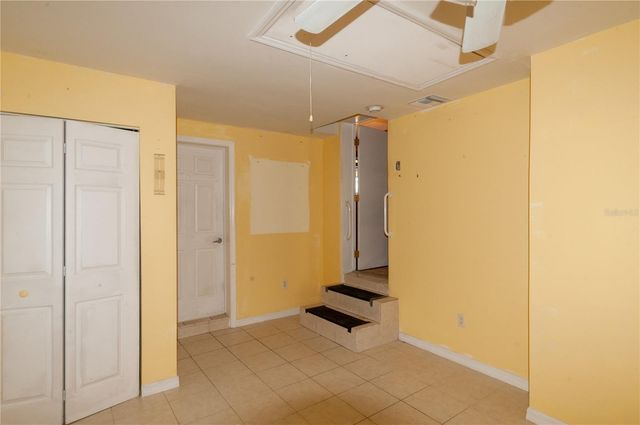 9609 N ELMER STREET, Tampa, FL 33612