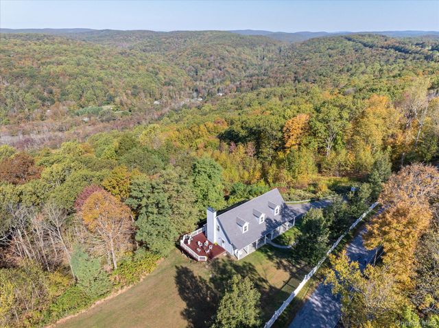 581 Barrett Hill Road, Mahopac, NY 10541
