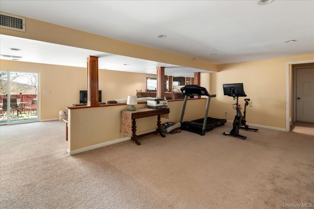 581 Barrett Hill Road, Mahopac, NY 10541