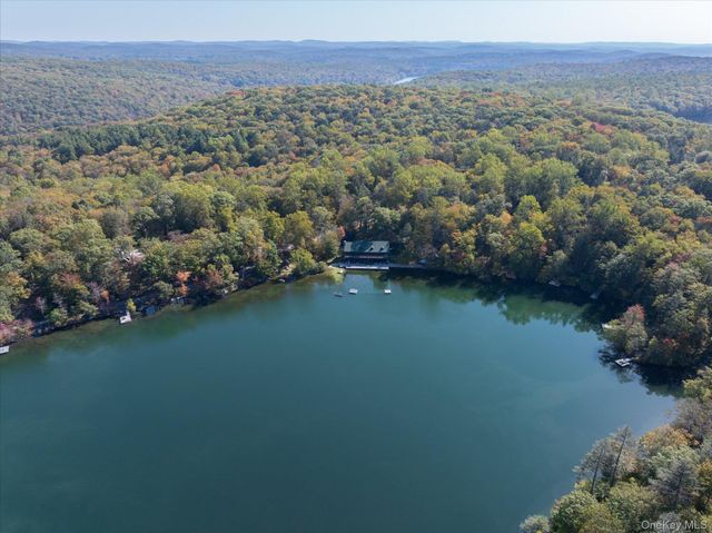 581 Barrett Hill Road, Mahopac, NY 10541