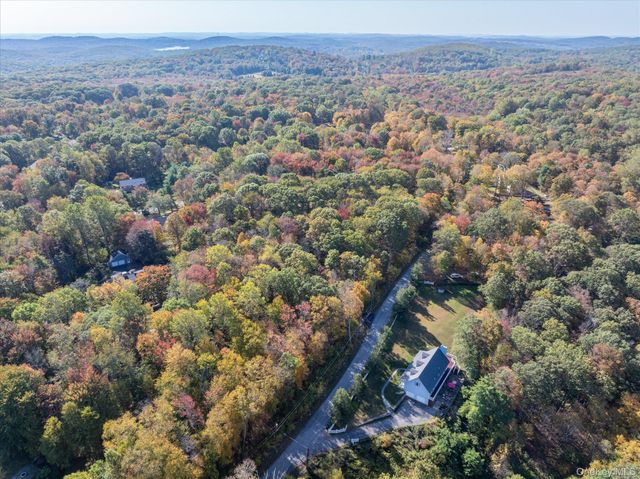 581 Barrett Hill Road, Mahopac, NY 10541