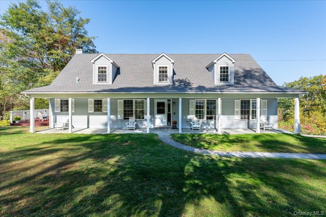 581 Barrett Hill Road, Mahopac, NY 10541