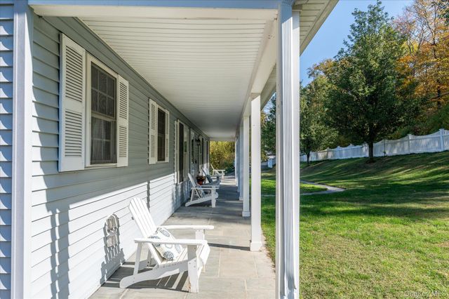 581 Barrett Hill Road, Mahopac, NY 10541