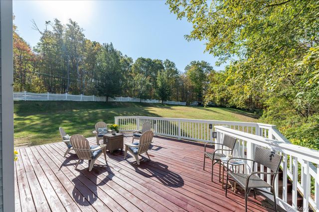 581 Barrett Hill Road, Mahopac, NY 10541