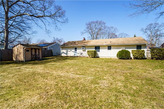 30 Torrington Drive, Warwick, RI 02889