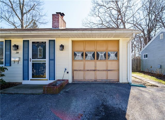 30 Torrington Drive, Warwick, RI 02889