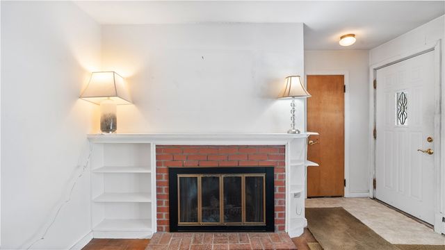 30 Torrington Drive, Warwick, RI 02889