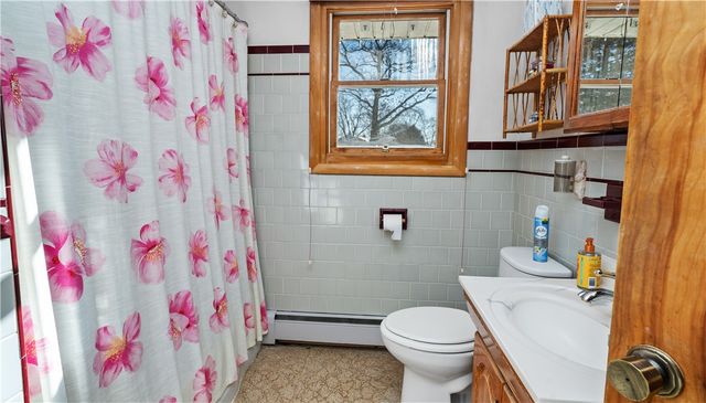 30 Torrington Drive, Warwick, RI 02889