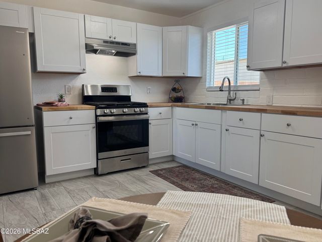810 E Water Street, Tucson, AZ 85719