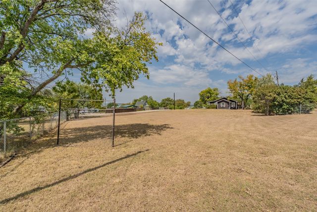 7656 Shoreline Drive, Lone Oak, TX 75453