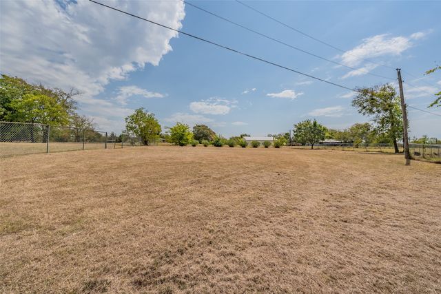 7656 Shoreline Drive, Lone Oak, TX 75453