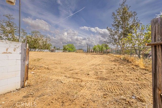 17747 Walnut Street, Hesperia, CA 92345