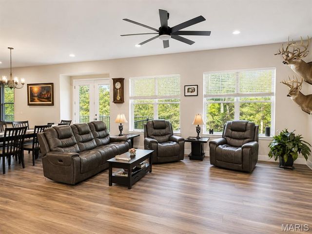 215 Rugged Acres, Defiance, MO 63341