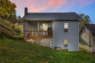 20 Brokers Ln, Hempfield Twp, PA 15675