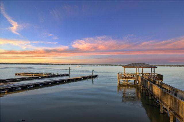 500 Lagoon Drive, Point Blank, TX 77364