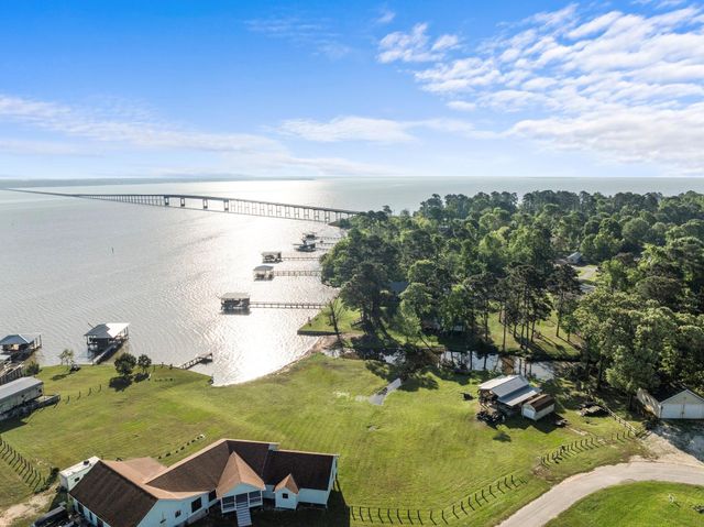 500 Lagoon Drive, Point Blank, TX 77364