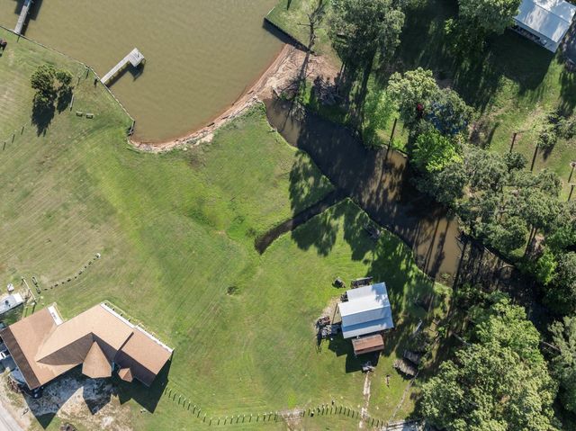 500 Lagoon Drive, Point Blank, TX 77364